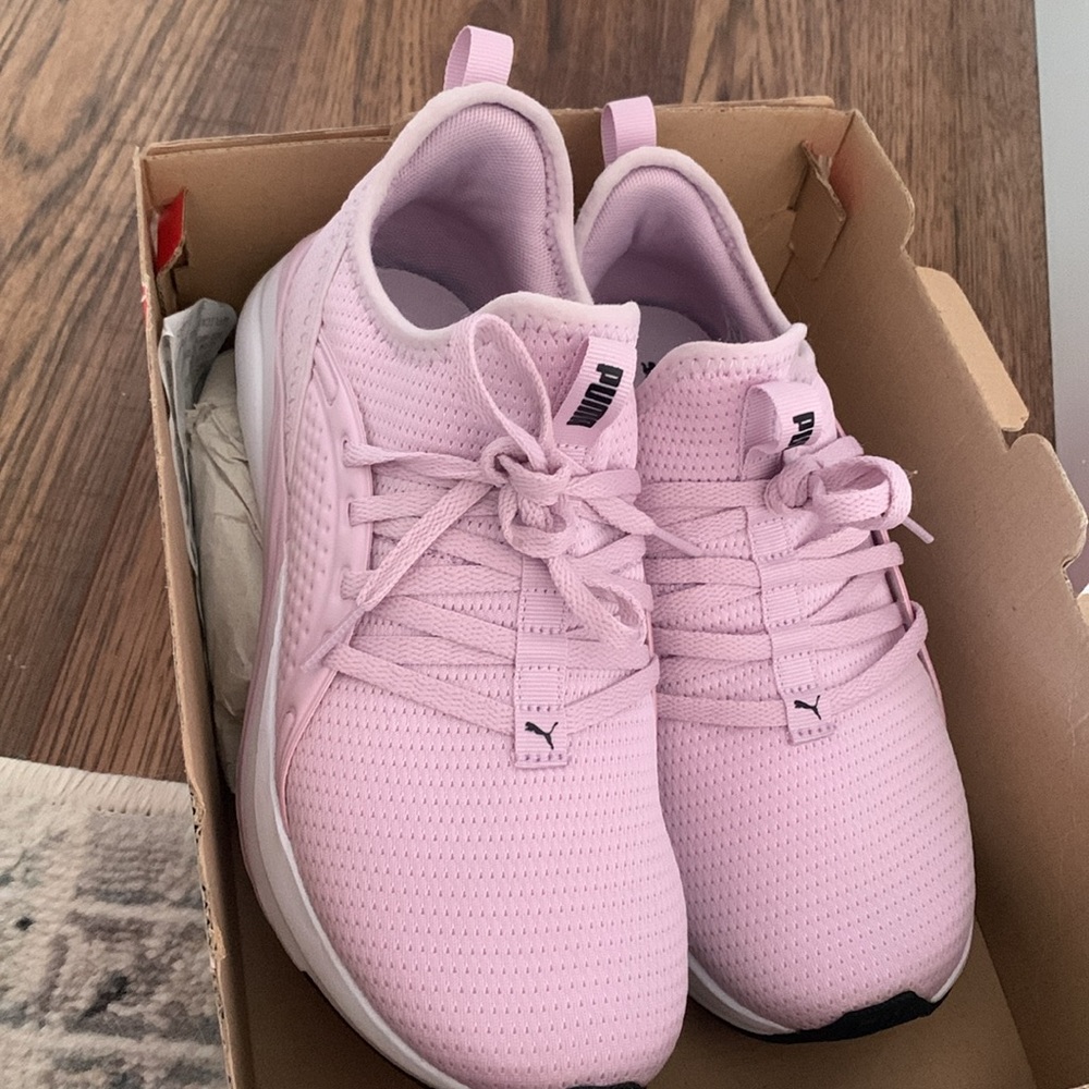 NEW Puma Women’s Running Shoes size 6